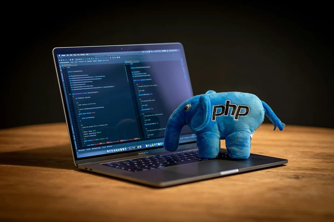 PHP2Shell、どう対応するか|共用サーバー・VPS・コンテナ・制作会社任せ・PHP 8.1以前で「誰が何をするか」